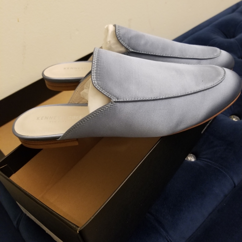 Size 9.5 Kenneth Cole Mules in blue
